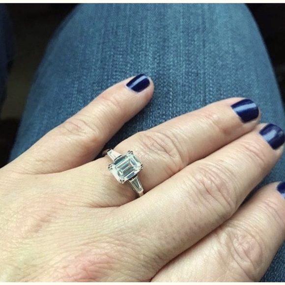 EMERALD CUT ENGAGEMENT RING SIZE 8 - Picture 6 of 10